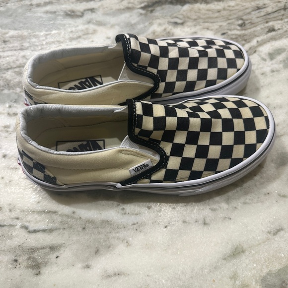 Vans l Checkered Slip-On Shoes - Picture 4 of 7